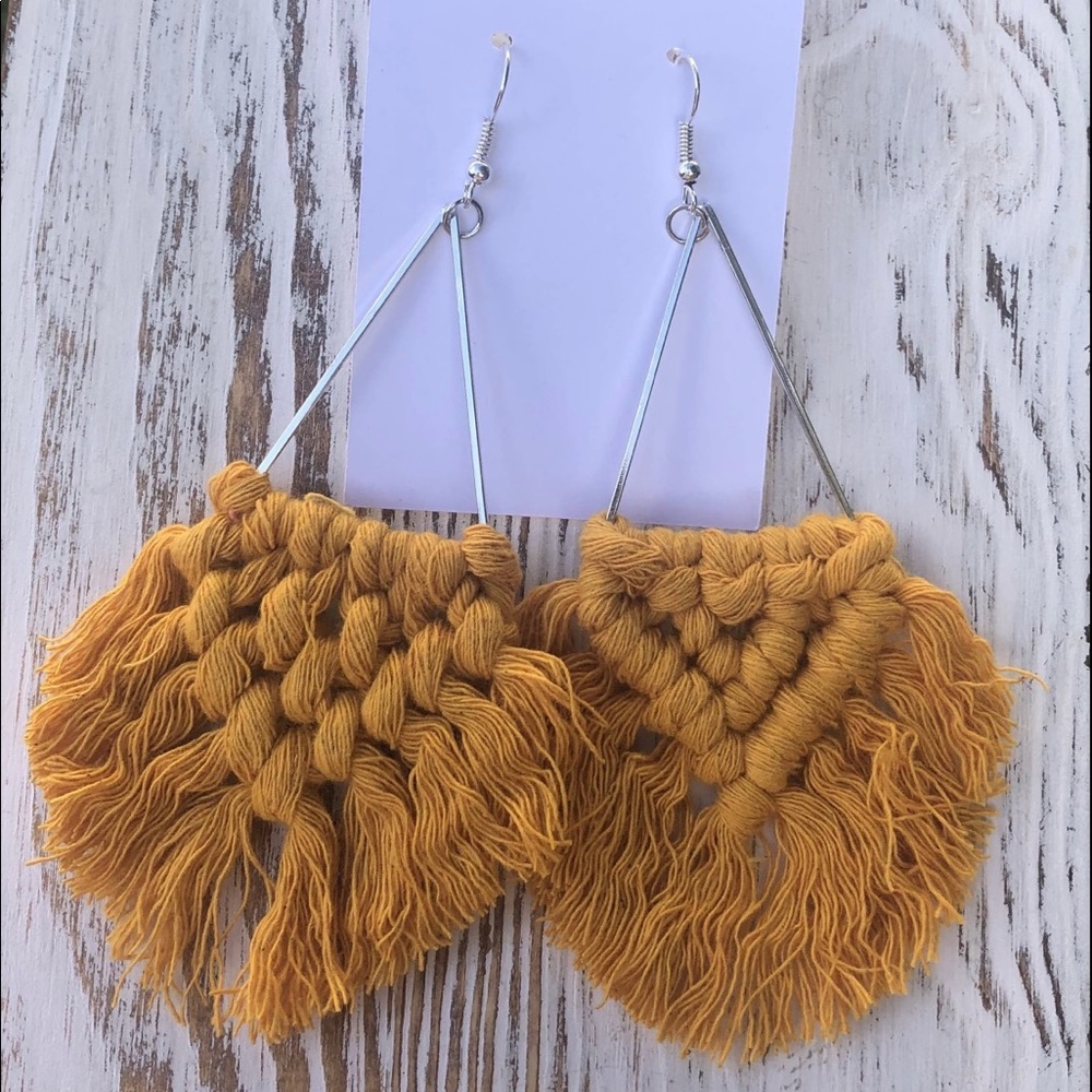 NWT! BOHO Bohemian Style Mustard Earrings! 🌸🌸🌸